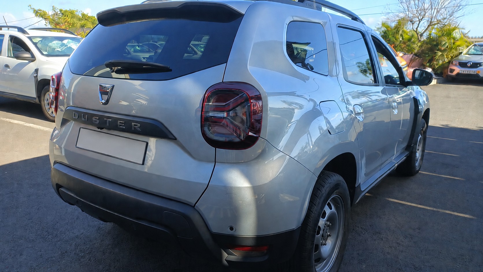 duster automatique diesel tahiti a vendre arriere droit