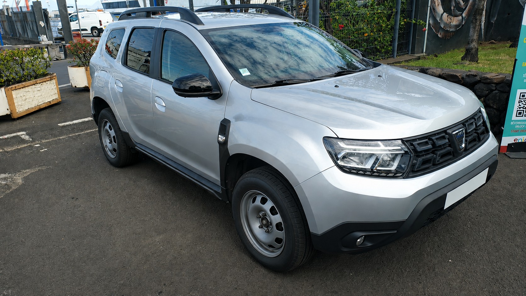 duster automatique diesel tahiti a vendre avant droit